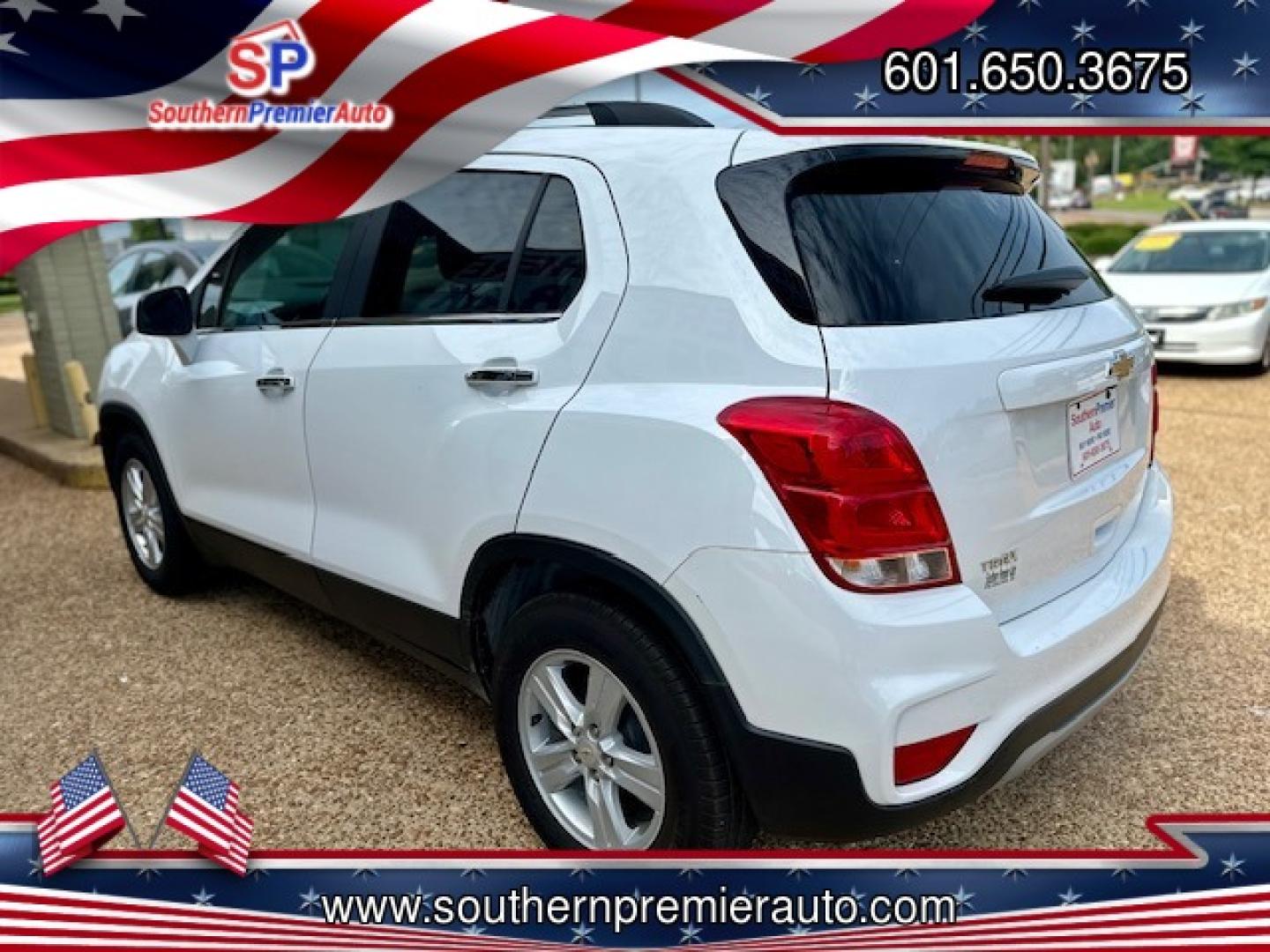 2018 WHITE CHEVROLET TRAX 1LT (KL7CJLSB9JB) , located at 922 W. Beacon St., Philadelphia, MS, 39350, (601) 650-3675, 32.770447, -89.127151 - Photo#3