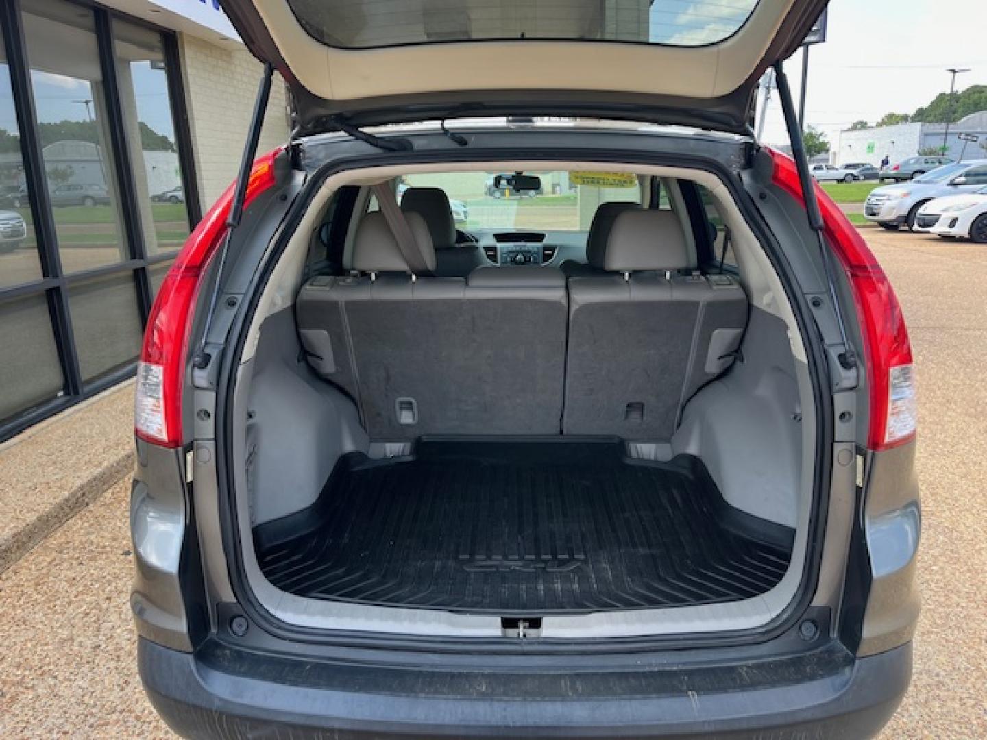 2012 GRAY HONDA CR-V EX-L (2HKRM3H78CH) with an 2.4L L4 DOHC 16V engine, 5-Speed Automatic transmission, located at 922 W. Beacon St., Philadelphia, MS, 39350, (601) 650-3675, 32.770447, -89.127151 - Title: 2012 Honda CR-V EX-L Year: 2012 Make: Honda Model: CR-V Engine: 2.4L L4 DOHC 16V Body: SPORT UTILITY 4-DR Transmission: 5-Speed Automatic Drive Type: FWD Mpg City: 23 Mpg: 31 Trim: EX-L 5-Speed AT - Photo#4