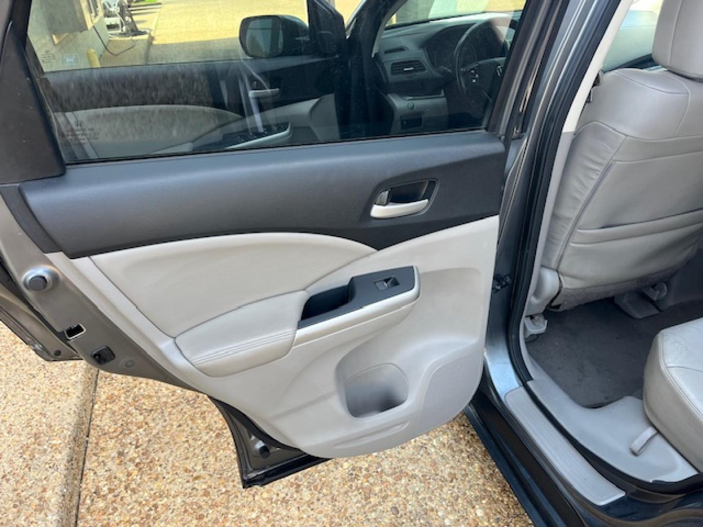 2012 GRAY HONDA CR-V EX-L (2HKRM3H78CH) with an 2.4L L4 DOHC 16V engine, 5-Speed Automatic transmission, located at 922 W. Beacon St., Philadelphia, MS, 39350, (601) 650-3675, 32.770447, -89.127151 - Title: 2012 Honda CR-V EX-L Year: 2012 Make: Honda Model: CR-V Engine: 2.4L L4 DOHC 16V Body: SPORT UTILITY 4-DR Transmission: 5-Speed Automatic Drive Type: FWD Mpg City: 23 Mpg: 31 Trim: EX-L 5-Speed AT - Photo#8