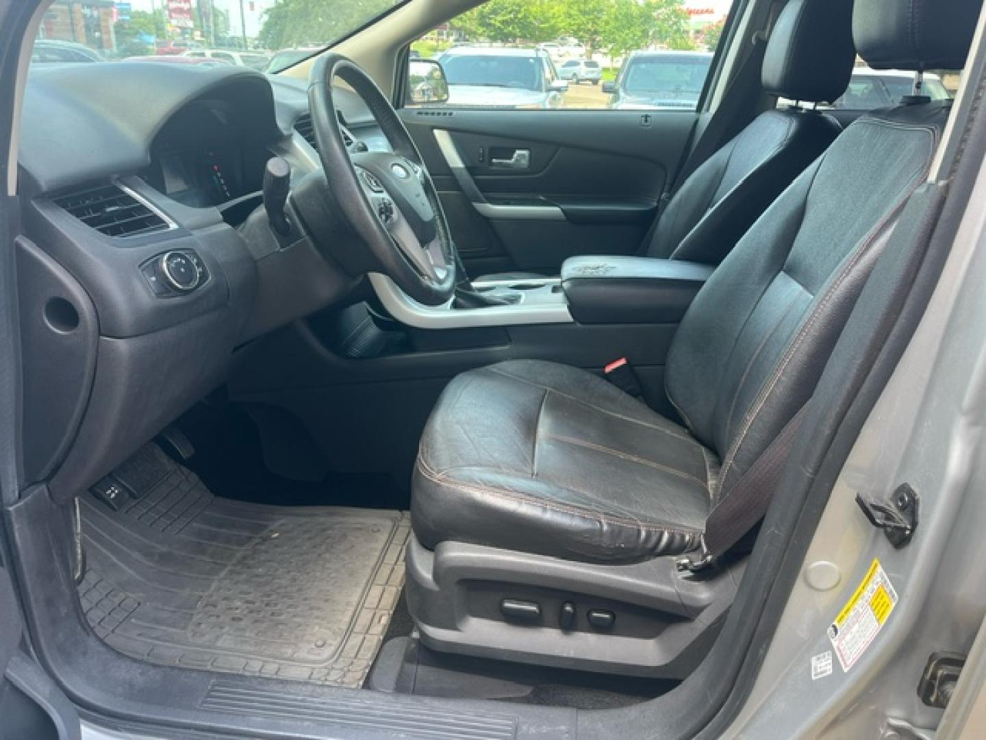 2013 SILVER /Black w/ Leather seats FORD EDGE SEL SEL (2FMDK3JC6DB) with an 3.5L V6 DOHC 24V engine, 6- Speed automatic transmission, located at 922 W. Beacon St., Philadelphia, MS, 39350, (601) 650-3675, 32.770447, -89.127151 - Title:2013 Ford Edge SEL FWD Year:2013 Make: Ford Model: Edge Engine:3.5L V6 DOHC 24V Body: SPORT UTILITY 4-DR Transmission:6-Speed Automatic Drive Type: FWD Mpg City:21 Mpg:30 Trim: SEL Seat: 7 w/ Third row - Photo#7