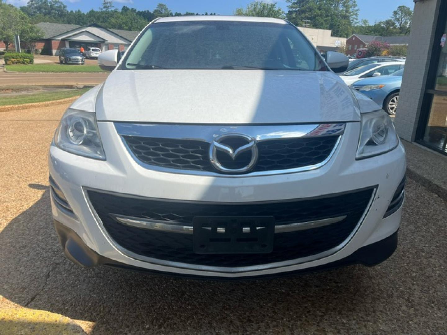 2012 WHITE MAZDA CX-9 GRAND TOURING Grand Touring (JM3TB2DA3C0) with an 3.7L V6 DOHC 24V engine, 6-Speed Automatic transmission, located at 922 W. Beacon St., Philadelphia, MS, 39350, (601) 650-3675, 32.770447, -89.127151 - Title: 2012 Mazda CX-9 Grand Touring Year: 2012 Make: Mazda Model: CX-9 Engine: 3.7L V6 DOHC 24V Body: SPORT UTILITY 4-DR Transmission: 6-Speed Automatic Drive Type: FWD Mpg City: 17 Mpg: 24 Trim: Grand Touring - Photo#2