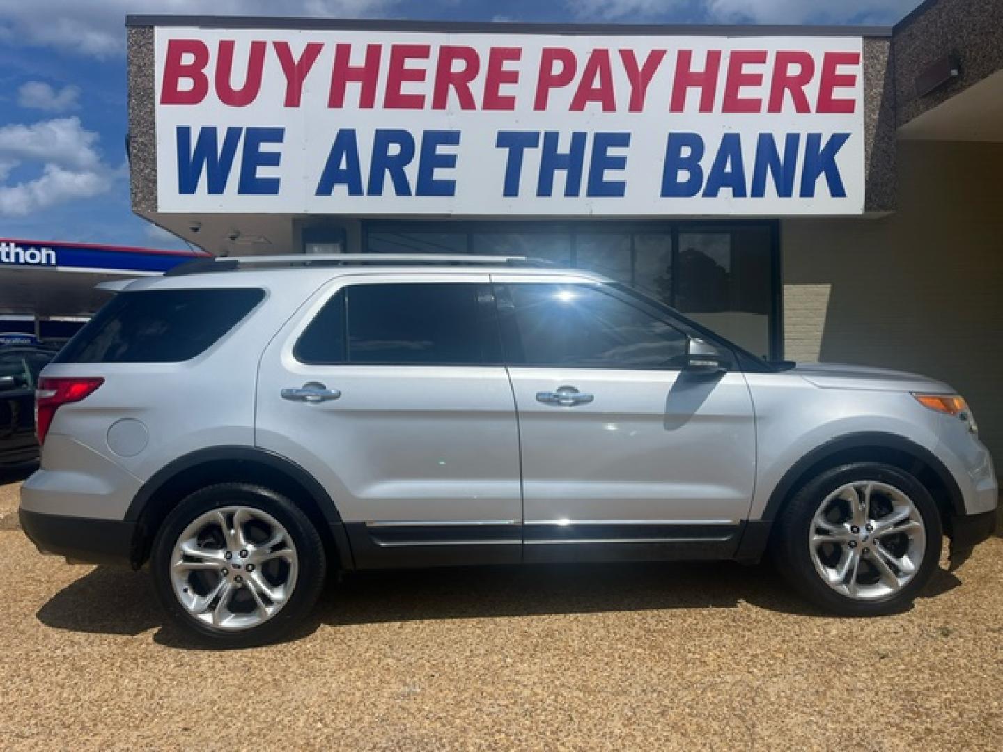 2014 SILVER /Black leather FORD EXPLORER LIMITED Limited (1FM5K7F81EG) with an 3.5L V6 DOHC 24V engine, 6-Speed Automatic transmission, located at 922 W. Beacon St., Philadelphia, MS, 39350, (601) 650-3675, 32.770447, -89.127151 - Title: 2014 Ford Explorer Limited FWD Year: 2014 Make: Ford Model: Explorer Engine: 3.5L V6 DOHC 24V Body: SPORT UTILITY 4-DR Transmission: 6-Speed Automatic Drive Type :FWD Trim :Limited - Photo#0