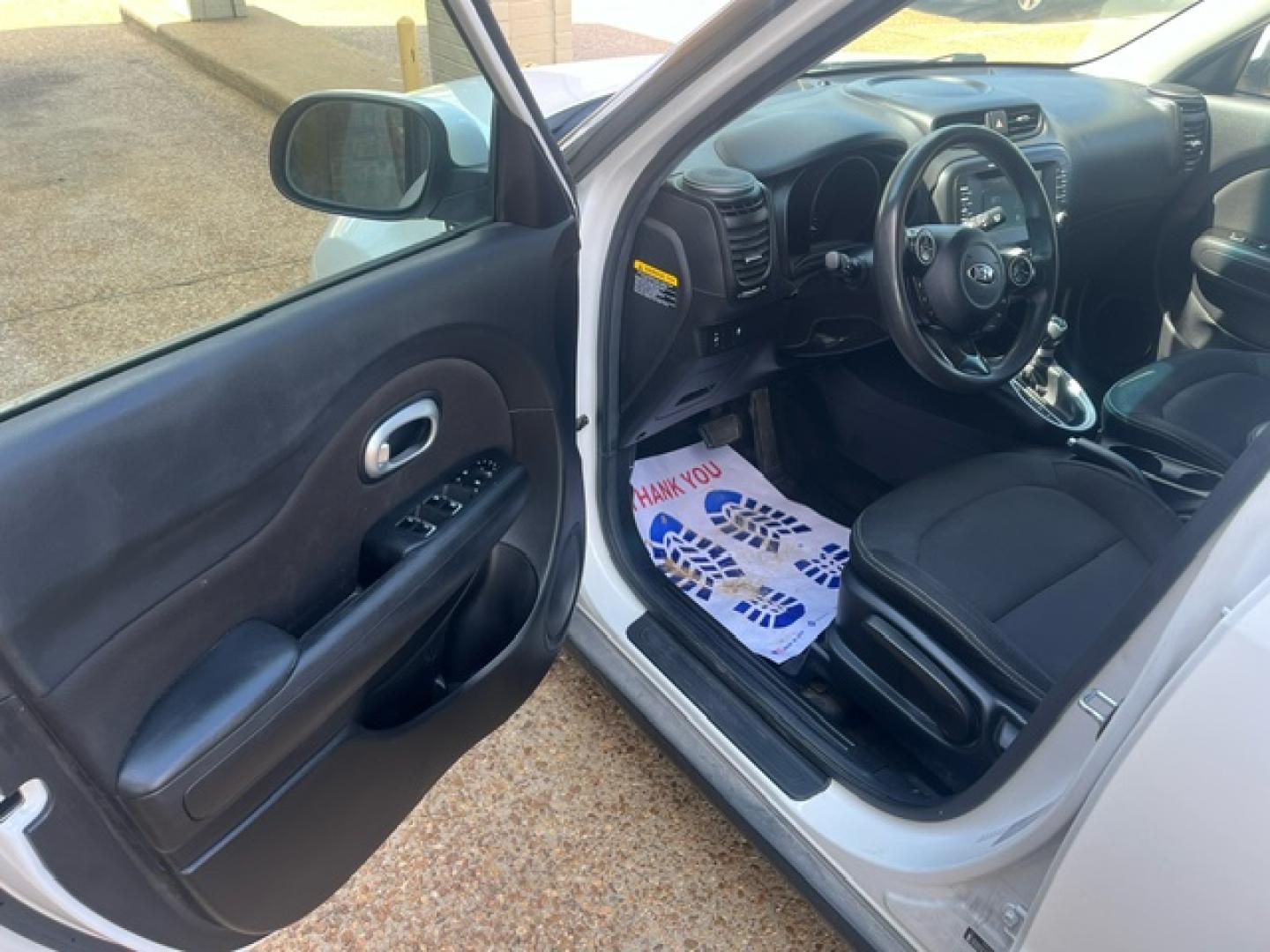 2019 WHITE KIA SOUL + (PLUS) Plus (KNDJP3A58K7) with an 2.0L L4 DOHC 16V engine, 6-Speed Automatic transmission, located at 922 W. Beacon St., Philadelphia, MS, 39350, (601) 650-3675, 32.770447, -89.127151 - Title: 2019 Kia Soul Year: 2019 Make: Kia Model: Soul Engine: 2.0L L4 DOHC 16V Body: WAGON 4-DR Transmission: 6- Speed automatic Drive Type: FWD MPG City: 26 MPG City: 31 - Photo#7