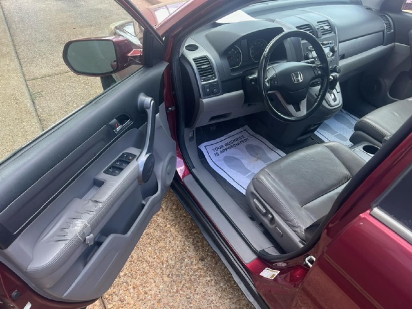 2009 RED HONDA CR-V EX-L EX-L (5J6RE38739L) with an 2.4L L4 DOHC 16V engine, 5-Speed Automatic transmission, located at 922 W. Beacon St., Philadelphia, MS, 39350, (601) 650-3675, 32.770447, -89.127151 - Title: 2009 Honda CR-V EX-L Year: 2009 Make: Honda Model: CR-V Engine: 2.4L L4 DOHC 16V Body: SPORT UTILITY 4-DR Transmission: 5-Speed Automatic Overdrive Drive Type: FWD Mpg City: 20 Mpg: 27 Trim: EX-L 2WD - Photo#6