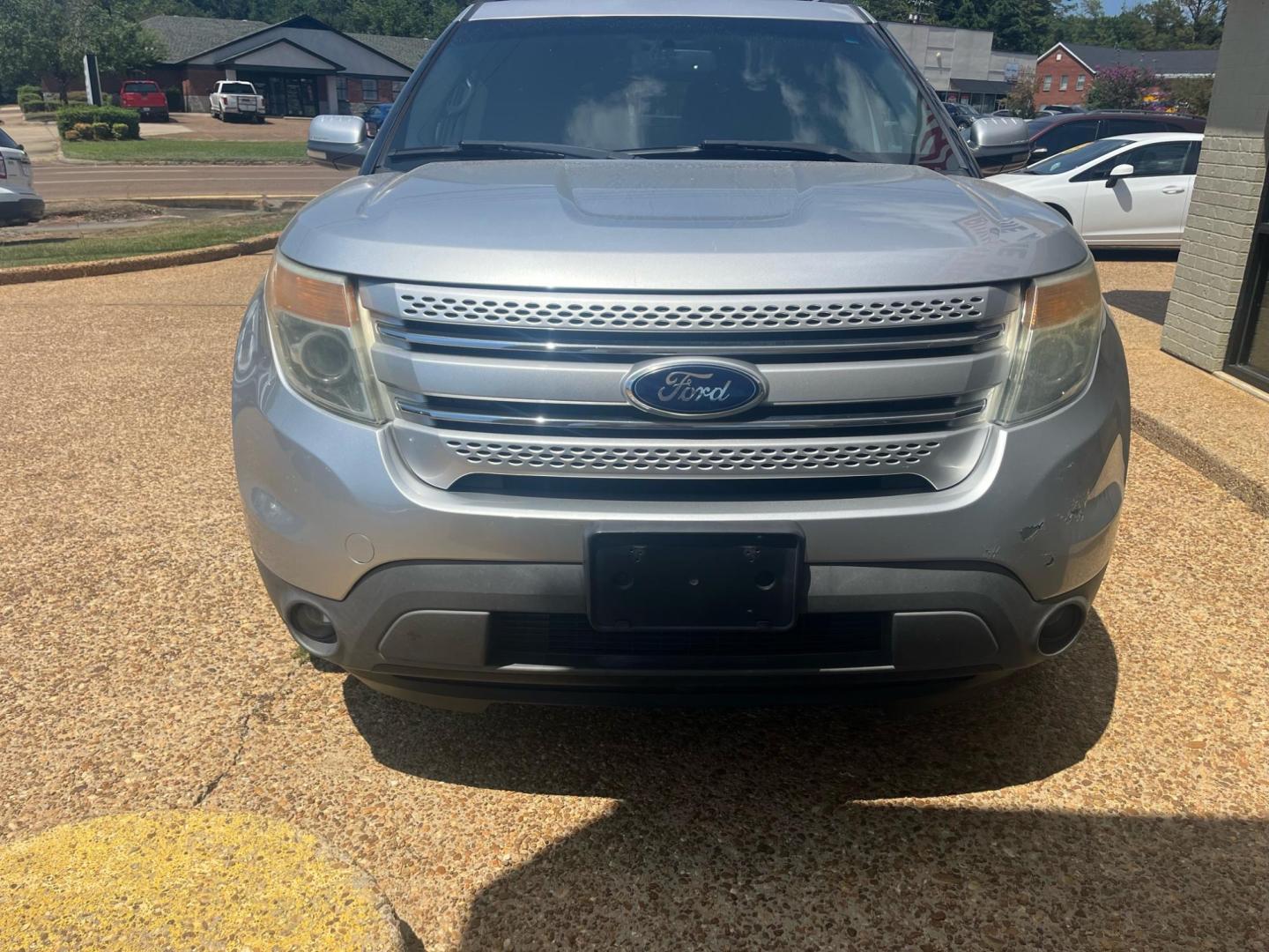 2012 SILVER /Black leather FORD EXPLORER LIMITED Limited (1FMHK7F81CG) with an 3.5L V6 DOHC 24V engine, 6-Speed Automatic transmission, located at 922 W. Beacon St., Philadelphia, MS, 39350, (601) 650-3675, 32.770447, -89.127151 - Title: 2012 Ford Explorer Limited Year: 2012 Make: Ford Model: Explorer Engine: 3.5L V6 DOHC 24V Body: SPORT UTILITY 4-DR Transmission: 6-Speed Automatic Drive Type: FWD Mpg City: 20 Mpg: 28 Trim: Limited - Photo#1