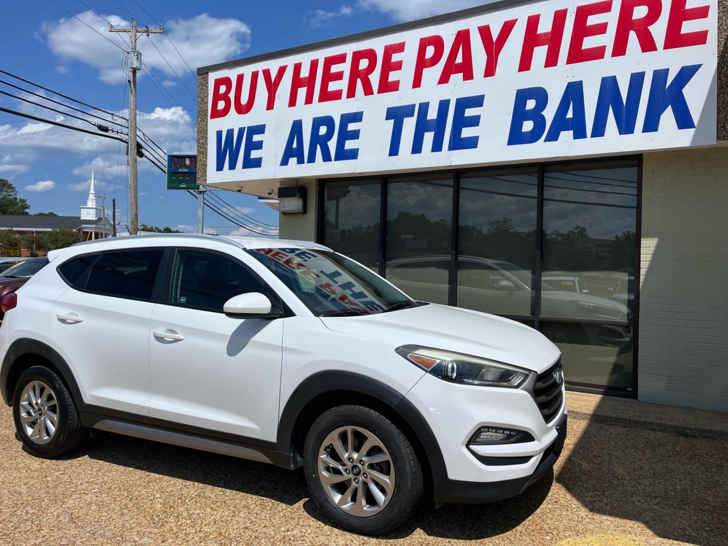 2017 WHITE /Black leather HYUNDAI TUCSON LIMITED; SPOR Limited Sport (KM8J33A4XHU) with an 2.0L L4 DOHC 16V engine, 6-Speed Automatic transmission, located at 922 W. Beacon St., Philadelphia, MS, 39350, (601) 650-3675, 32.770447, -89.127151 - Title: 2017 Hyundai Tucson SE w/Preferred Package Year: 2017 Make: Hyundai Model: Tucson Engine: 2.0L L4 DOHC 16V Body: SPORT UTILITY 4-DR Transmission: 6A Drive Type: FWD Mpg City: 23 Mpg: 30 Trim: SE w/Preferred Package - Photo#0