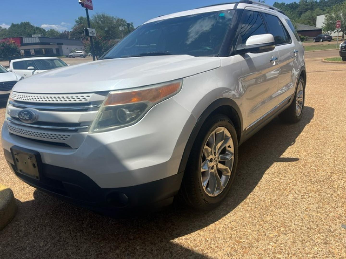 2011 WHITE /Black/ Brown leather FORD EXPLORER LIMITED Limited (1FMHK7F84BG) with an 3.5L V6 DOHC 24V engine, 6-Speed Automatic transmission, located at 922 W. Beacon St., Philadelphia, MS, 39350, (601) 650-3675, 32.770447, -89.127151 - Title: 2011 Ford Explorer Limited Year: 2011 Make: Ford Model: Explorer Engine: 3.5L V6 DOHC 24V Body: SPORT UTILITY 4-DR Transmission: 6-Speed Automatic Drive Type: FWD Mpg City: 17 Mpg: 23 Trim: Limited - Photo#2