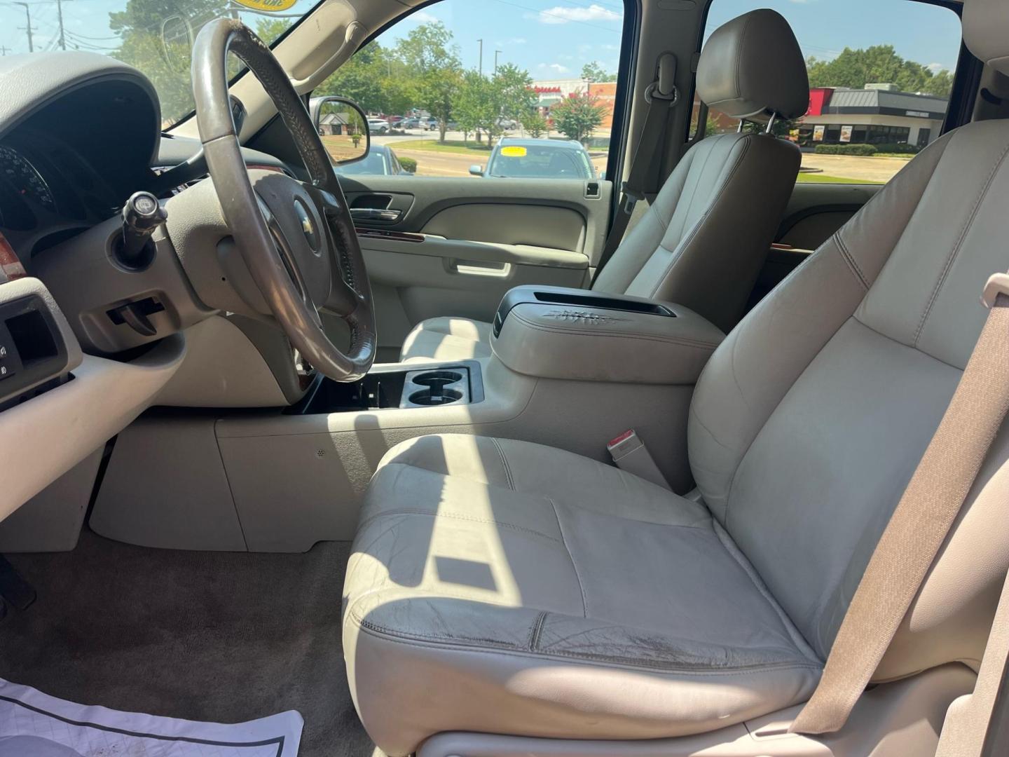 2012 BROWN CHEVROLET SUBURBAN LT LT (1GNSCJE04CR) with an 5.3L V8 OHV 16V FFV engine, 6-Speed Automatic transmission, located at 922 W. Beacon St., Philadelphia, MS, 39350, (601) 650-3675, 32.770447, -89.127151 - Title: 2012 Chevrolet Suburban LT Year: 2012 Make: Chevrolet Model: Suburban Engine:5.3L V8 OHV 16V FFV Body: SPORT UTILITY Transmission: 6-Speed Automatic Drive Type: RWD Mpg City: 15 Mpg: 21 Trim: LT Third Row Seating - Photo#4