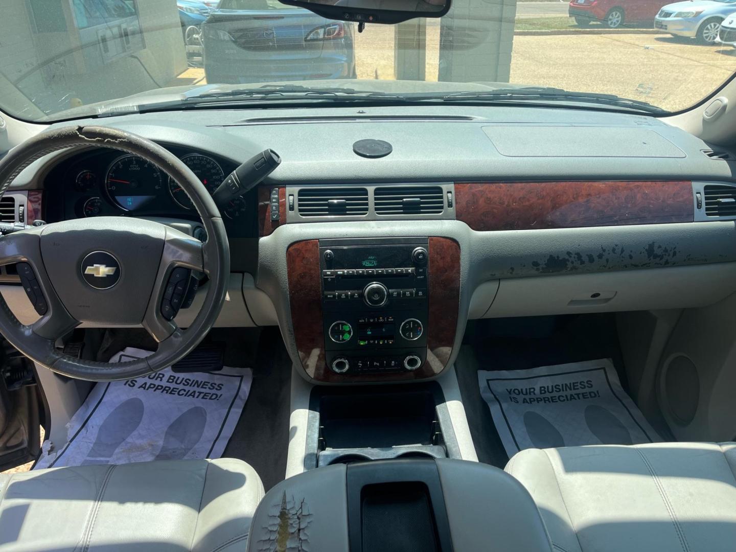 2012 BROWN CHEVROLET SUBURBAN LT LT (1GNSCJE04CR) with an 5.3L V8 OHV 16V FFV engine, 6-Speed Automatic transmission, located at 922 W. Beacon St., Philadelphia, MS, 39350, (601) 650-3675, 32.770447, -89.127151 - Title: 2012 Chevrolet Suburban LT Year: 2012 Make: Chevrolet Model: Suburban Engine:5.3L V8 OHV 16V FFV Body: SPORT UTILITY Transmission: 6-Speed Automatic Drive Type: RWD Mpg City: 15 Mpg: 21 Trim: LT Third Row Seating - Photo#6