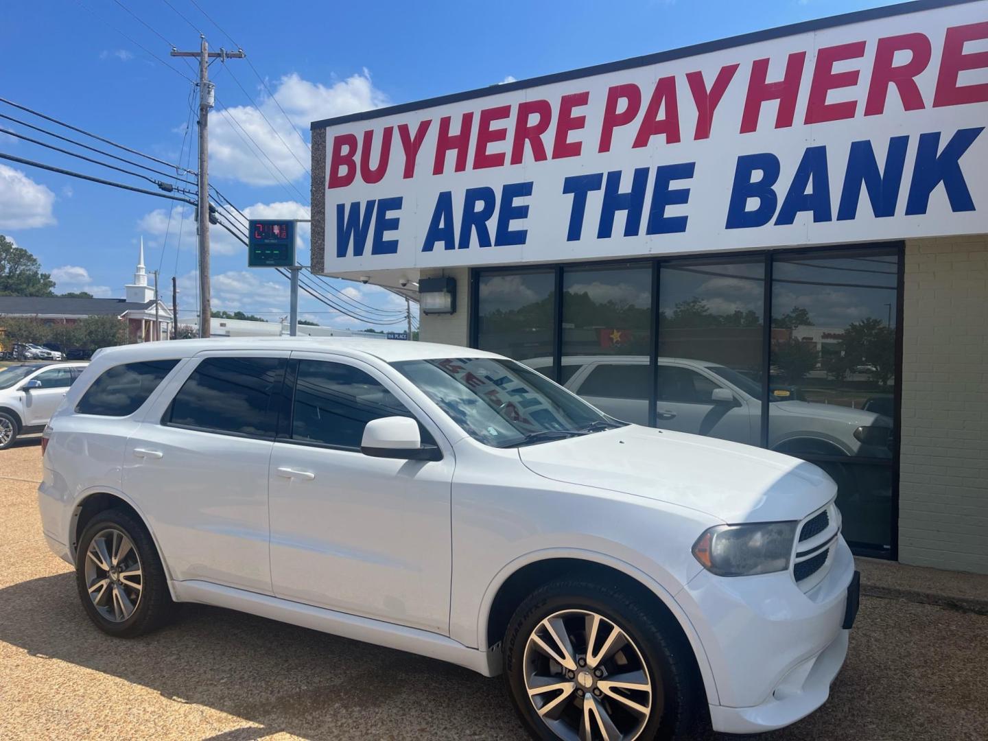 2013 WHITE /Black DODGE DURANGO SXT SXT (1C4RDJAGXDC) with an 3.6L V6 DOHC 24V engine, 5-Speed Automatic transmission, located at 922 W. Beacon St., Philadelphia, MS, 39350, (601) 650-3675, 32.770447, -89.127151 - Title: 2013 Dodge Durango SXT Year: 2013 Make: Dodge Model: Durango Engine: 3.6L V6 DOHC 24V Body: SPORT UTILITY 4-DR Transmission: 5-Speed Automatic Drive Type: AWD Mpg City: 16 Mpg: 23 Trim: SXT - Photo#0