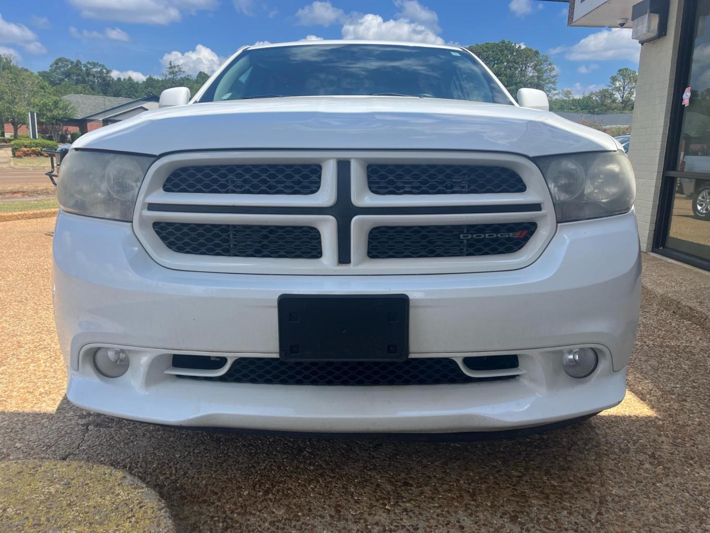 2013 WHITE /Black DODGE DURANGO SXT SXT (1C4RDJAGXDC) with an 3.6L V6 DOHC 24V engine, 5-Speed Automatic transmission, located at 922 W. Beacon St., Philadelphia, MS, 39350, (601) 650-3675, 32.770447, -89.127151 - Title: 2013 Dodge Durango SXT Year: 2013 Make: Dodge Model: Durango Engine: 3.6L V6 DOHC 24V Body: SPORT UTILITY 4-DR Transmission: 5-Speed Automatic Drive Type: AWD Mpg City: 16 Mpg: 23 Trim: SXT - Photo#2