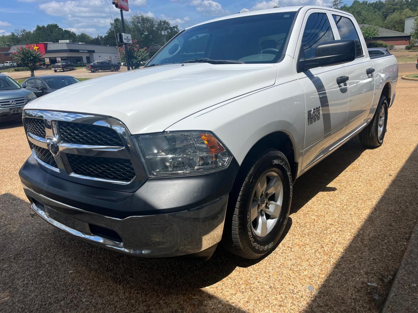 2015 WHITE /Black RAM 1500 EXPRESS; ST; TR tradesman (1C6RR6KG5FS) with an 3.6L V6 DOHC 24V engine, 6-Speed Automatic transmission, located at 922 W. Beacon St., Philadelphia, MS, 39350, (601) 650-3675, 32.770447, -89.127151 - Title: 2015 RAM 1500 Tradesman Year: 2015 Make: RAM Model: 1500 Engine: 3.6L V6 DOHC 24V FFV Body: CREW CAB PICKUP 4-DR Transmission: 6-Speed Automatic Drive Type: RWD Mpg City: 17 Mpg: 25 Trim: Tradesman - Photo#2