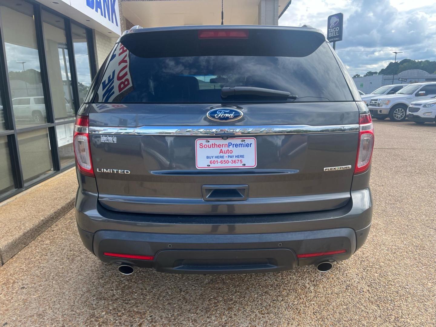 2015 GRAY FORD EXPLORER LIMITED Limited (1FM5K7F87FG) with an 3.5L V6 DOHC 24V engine, 6-Speed Automatic transmission, located at 922 W. Beacon St., Philadelphia, MS, 39350, (601) 650-3675, 32.770447, -89.127151 - Title: 2015 Ford Explorer Limited FWD Year: 2015 Make: Ford Model: Explorer Engine: 3.5L V6 DOHC 24V Body: SPORT UTILITY 4-DR Transmission: 6-Speed Automatic Drive Type: FWD Mpg City: 17 Mpg: 24 Trim: Limited FWD - Photo#1