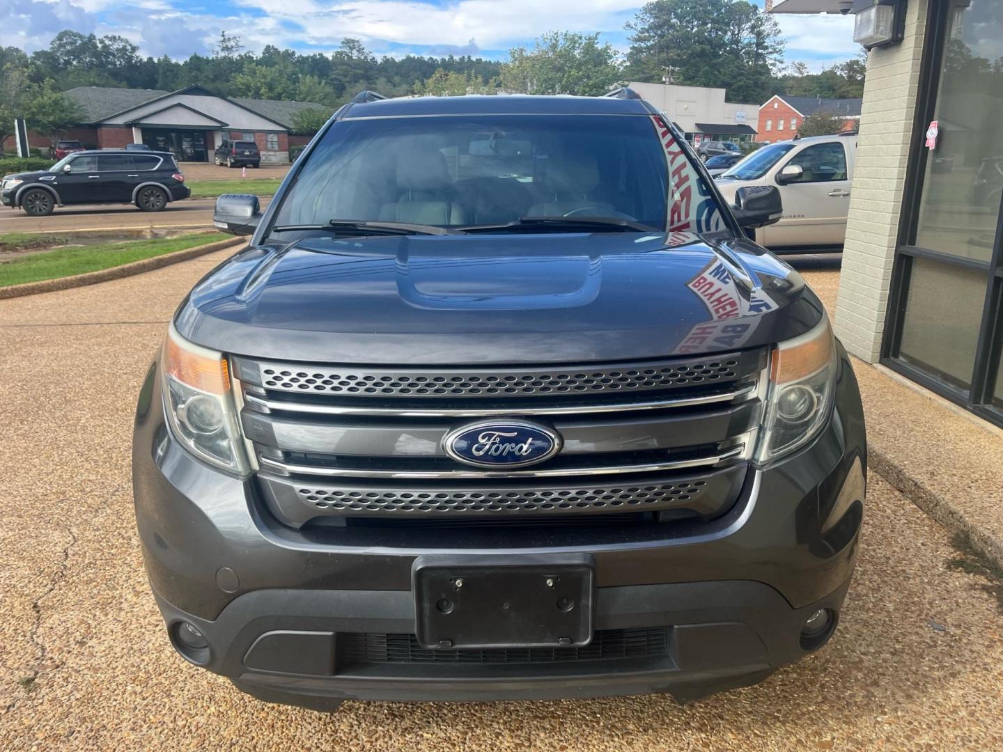 2015 GRAY FORD EXPLORER LIMITED Limited (1FM5K7F87FG) with an 3.5L V6 DOHC 24V engine, 6-Speed Automatic transmission, located at 922 W. Beacon St., Philadelphia, MS, 39350, (601) 650-3675, 32.770447, -89.127151 - Title: 2015 Ford Explorer Limited FWD Year: 2015 Make: Ford Model: Explorer Engine: 3.5L V6 DOHC 24V Body: SPORT UTILITY 4-DR Transmission: 6-Speed Automatic Drive Type: FWD Mpg City: 17 Mpg: 24 Trim: Limited FWD - Photo#2