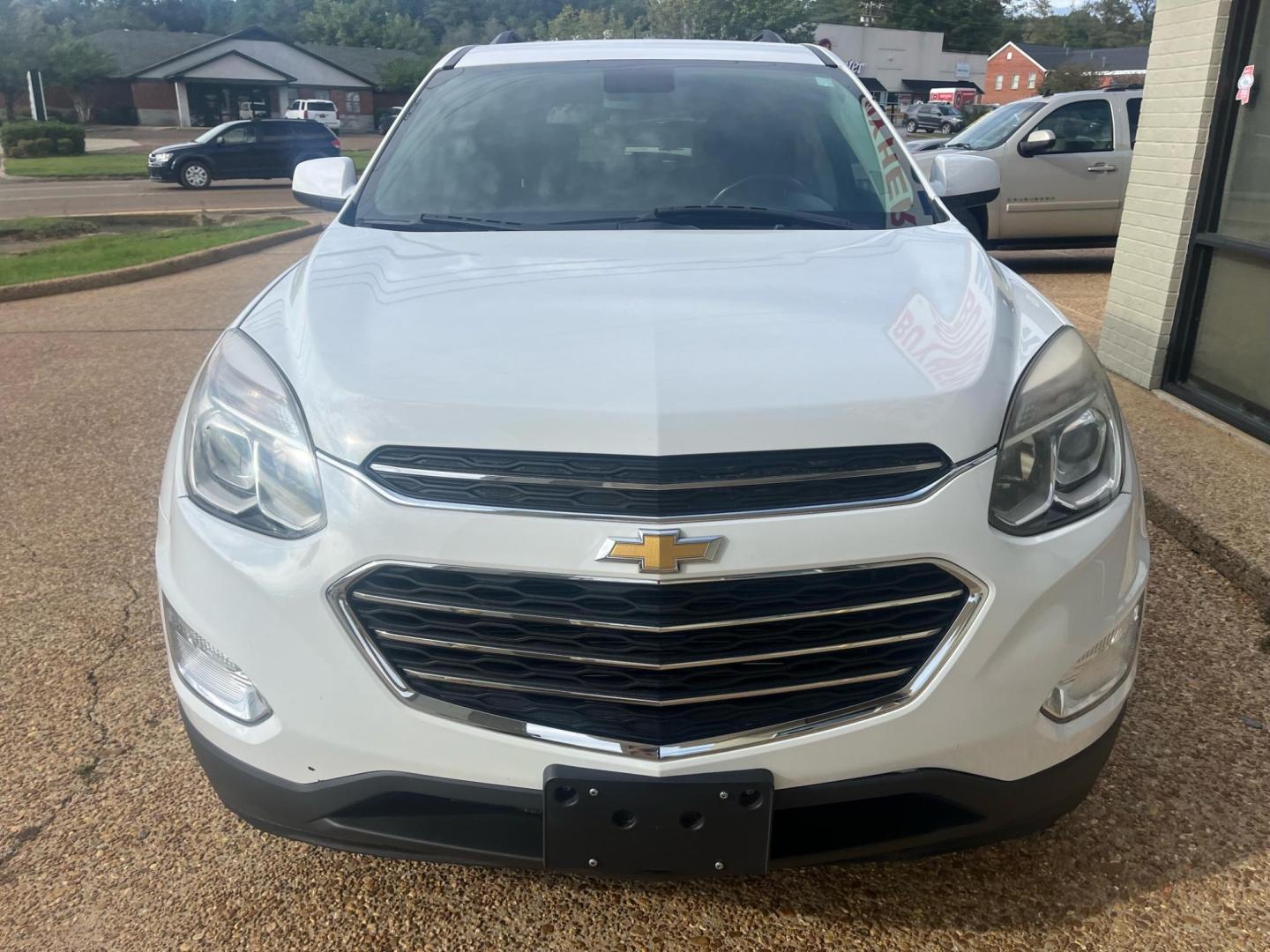 2016 WHITE CHEVROLET EQUINOX LT LT (2GNALCEK2G1) with an 2.4L L4 DOHC 16V engine, 6-Speed Automatic transmission, located at 922 W. Beacon St., Philadelphia, MS, 39350, (601) 650-3675, 32.770447, -89.127151 - Title: 2016 Chevrolet Equinox LT 2WD Year: 2016 Make: Chevrolet Model: Equinox Engine: 2.4L L4 DOHC 16V FFV Body: SPORT UTILITY 4-DR Transmission: 6A Drive Type: FWD Mpg City: 22 Mpg: 32 Trim: LT 2WD - Photo#1