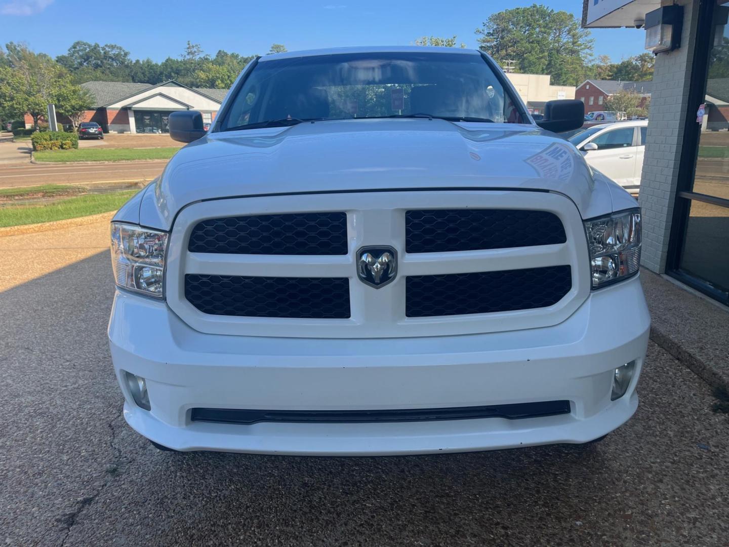 2015 WHITE /Grey RAM 1500 EXPRESS; TRADES tradesman (1C6RR7FT9FS) with an 5.7L V8 OHV 16V engine, 6-Speed Automatic transmission, located at 922 W. Beacon St., Philadelphia, MS, 39350, (601) 650-3675, 32.770447, -89.127151 - Title: 2015 RAM 1500 Tradesman 4WD Year: 2015 Make: RAM Model: 1500 Engine: 5.7L V8 OHV 16V Body: EXTENDED CAB PICKUP Transmission: 6-Speed Automatic Drive Type: 4WD Mpg City: 16 Mpg: 23 Trim: Tradesman 4WD - Photo#2