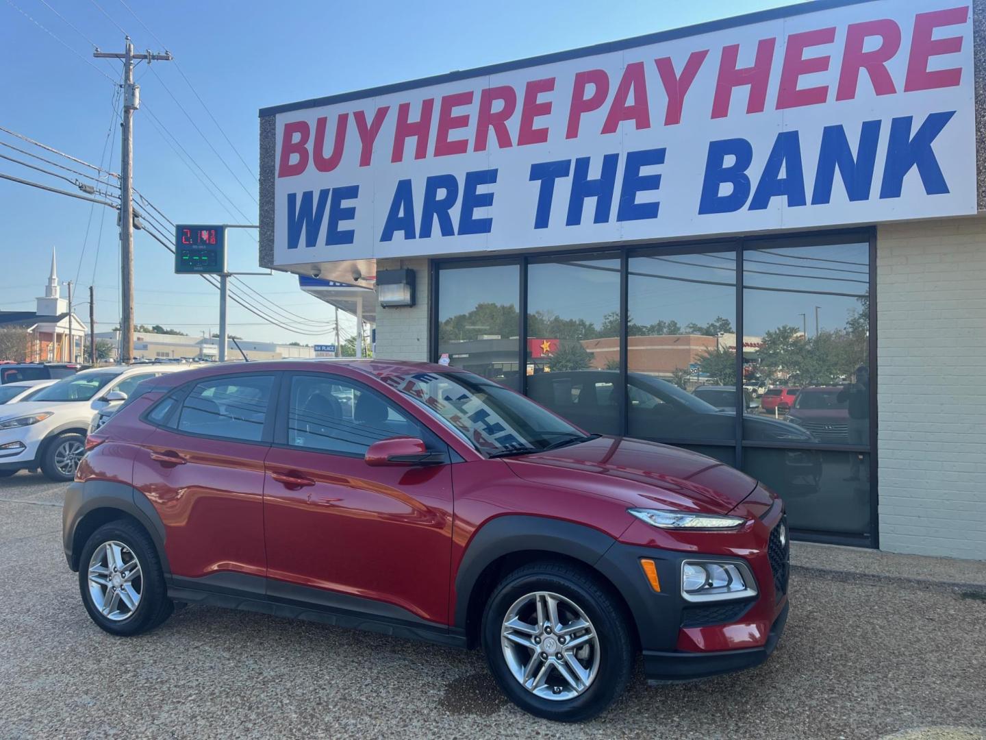 2019 RED HYUNDAI KONA SE SE (KM8K12AA1KU) with an 2.0L L4 DOHC 16V engine, 6-Speed Automatic transmission, located at 922 W. Beacon St., Philadelphia, MS, 39350, (601) 650-3675, 32.770447, -89.127151 - Title: 2019 Hyundai Kona SE Year: 2019 Make: Hyundai Model: Kona Engine: 2.0L L4 DOHC 16V Body: SPORT UTILITY 4-DR Transmission: 6A Drive Type: FWD Trim: SE - Photo#0